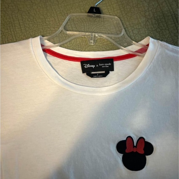 Kate Spade Women’s Tee
Size Large
Worn one or twice - machine washed - Picture 2 of 3